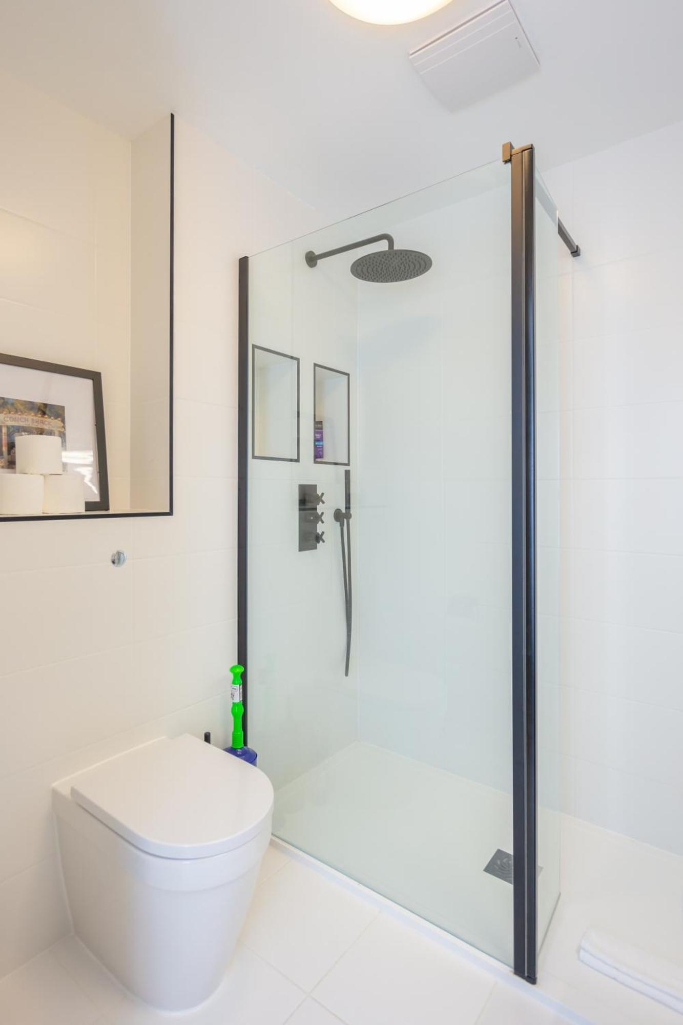 Stylish 1 Bedroom Apartment In Holborn In A Great Location Λονδίνο Εξωτερικό φωτογραφία